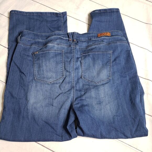 RWN by Rawan curvy bootcut medium blue jeans 26 - Picture 5 of 5